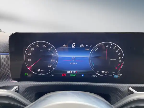 MERCEDES-BENZ A 250 (12/15)