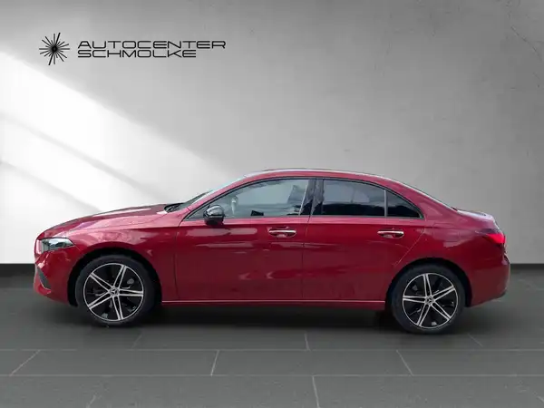 MERCEDES-BENZ A 250 (3/15)