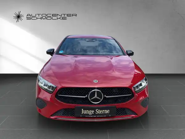 MERCEDES-BENZ A 250 (9/15)