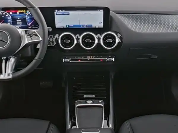 MERCEDES-BENZ B 200 (6/13)