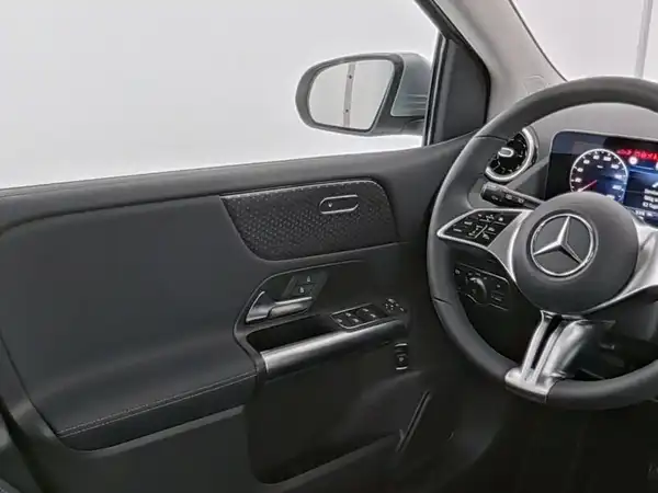 MERCEDES-BENZ B 200 (10/13)