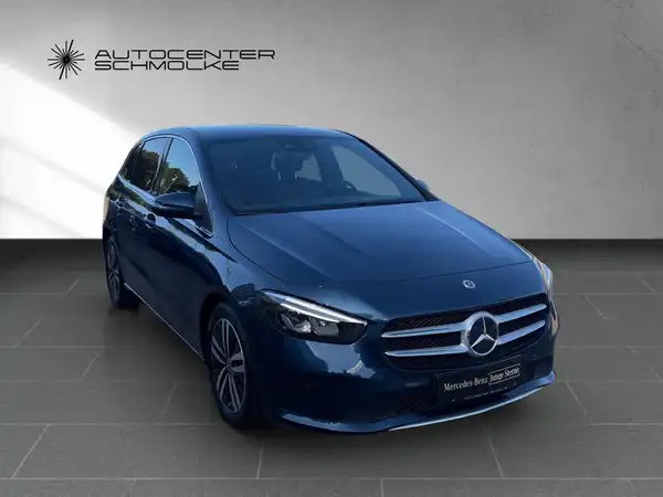 MERCEDES-BENZ B 200 (8/15)