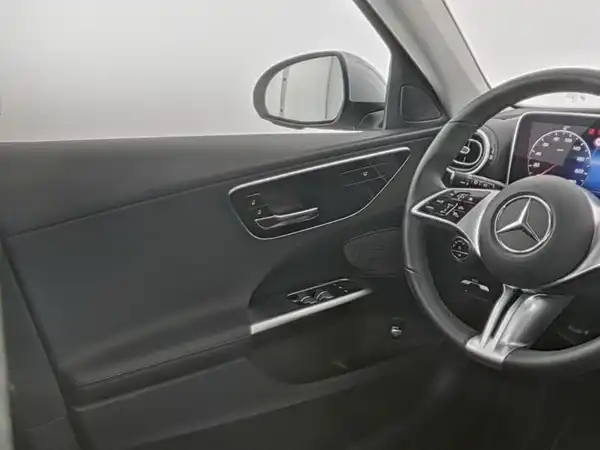 MERCEDES-BENZ C 200 (10/13)