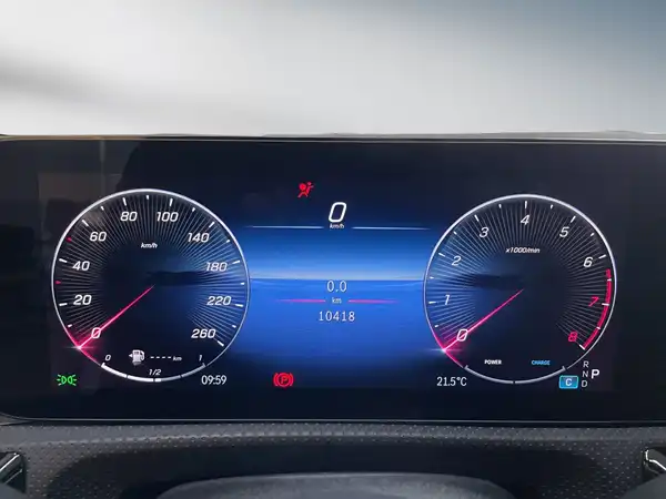 MERCEDES-BENZ CLA 180 (12/15)