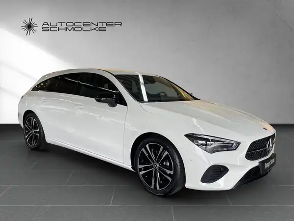 MERCEDES-BENZ CLA 180 (8/15)
