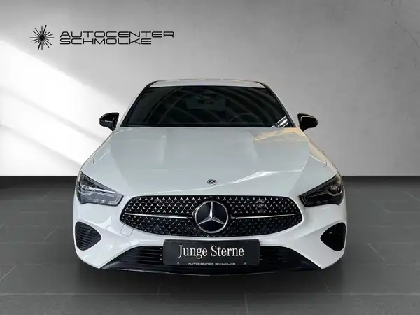 MERCEDES-BENZ CLA 180 (9/15)