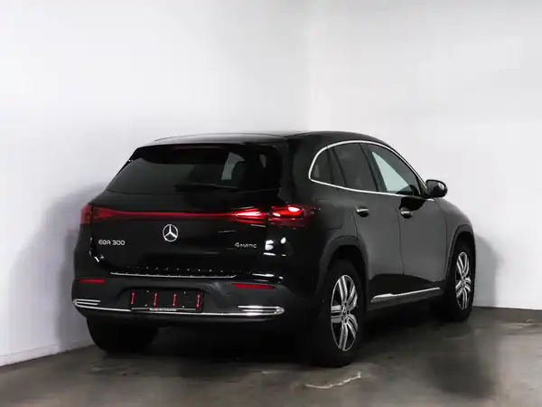 MERCEDES-BENZ EQA 300 (3/15)