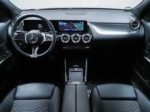 MERCEDES-BENZ EQA 300 (9/15)