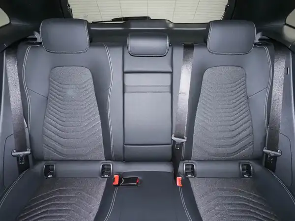 MERCEDES-BENZ EQA 300 (10/15)