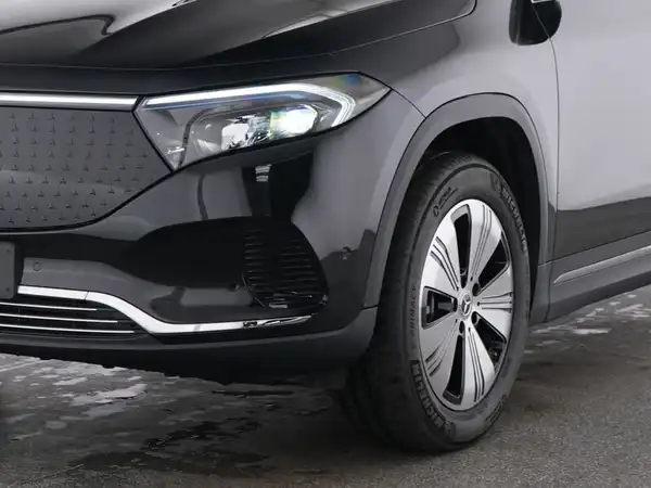 MERCEDES-BENZ EQA 250+ (4/13)