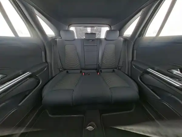 MERCEDES-BENZ EQA 250+ (9/13)