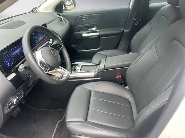 MERCEDES-BENZ EQA 250+ (10/15)