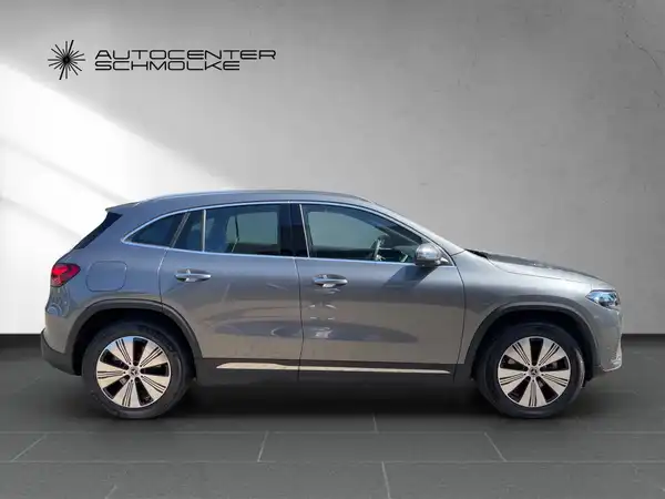 MERCEDES-BENZ EQA 300 (7/15)