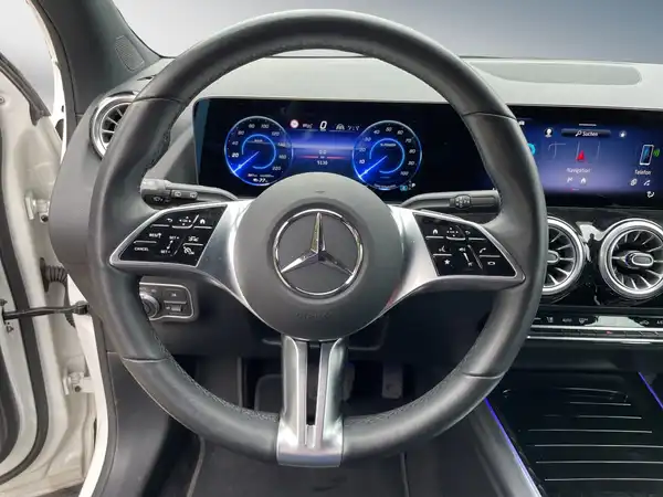 MERCEDES-BENZ EQA 250+ (11/15)