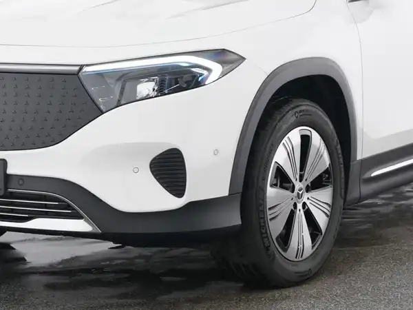 MERCEDES-BENZ EQB 250+ (4/14)