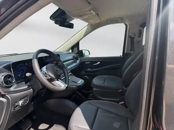 MERCEDES-BENZ EQV 300 (10/15)