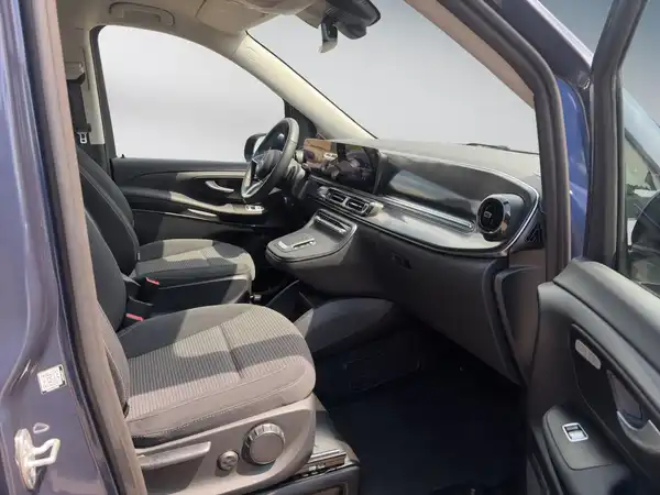 MERCEDES-BENZ EQV 300 (10/15)