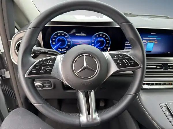 MERCEDES-BENZ EQV 300 (11/15)