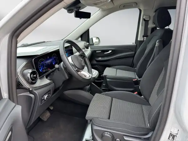 MERCEDES-BENZ EQV 300 (10/15)