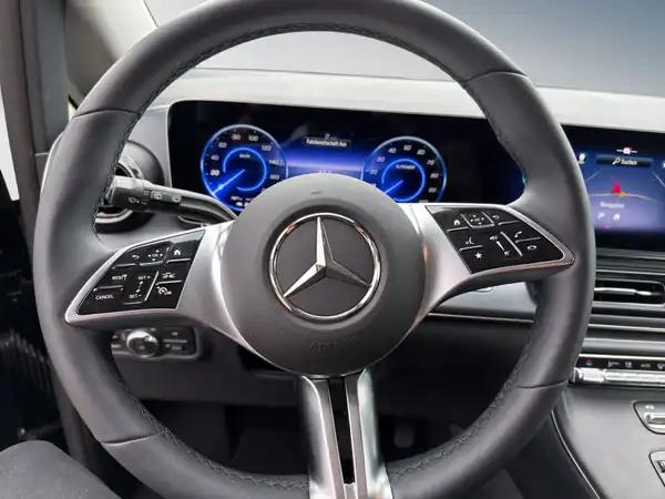 MERCEDES-BENZ EQV 300 (11/15)