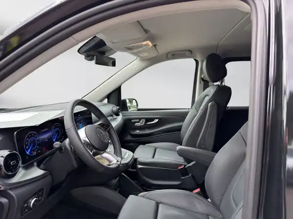 MERCEDES-BENZ EQV 300 (10/15)