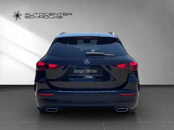 MERCEDES-BENZ GLA 200 (5/15)