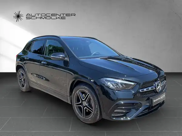 MERCEDES-BENZ GLA 200 (8/15)