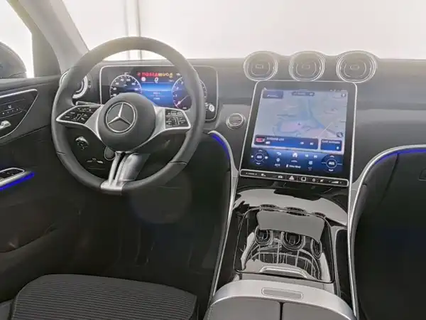 MERCEDES-BENZ GLC 200 (7/13)