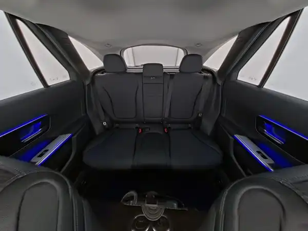 MERCEDES-BENZ GLC 200 (9/13)