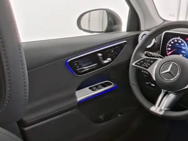 MERCEDES-BENZ GLC 200 (10/13)
