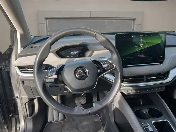 ŠKODA ENYAQ iV 60 (10/15)