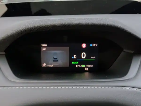 ŠKODA ENYAQ (11/15)