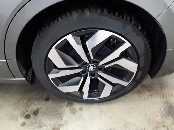 ŠKODA ENYAQ (7/11)