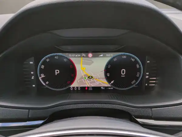 ŠKODA KAROQ (10/15)