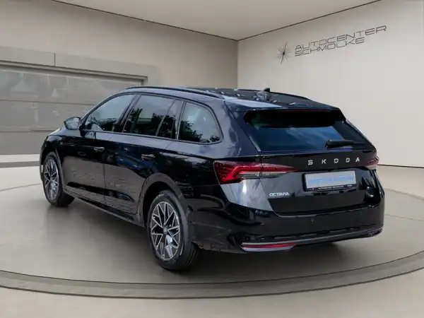 ŠKODA OCTAVIA (4/15)