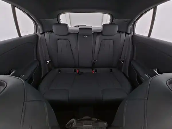 MERCEDES-BENZ A 180 (9/13)