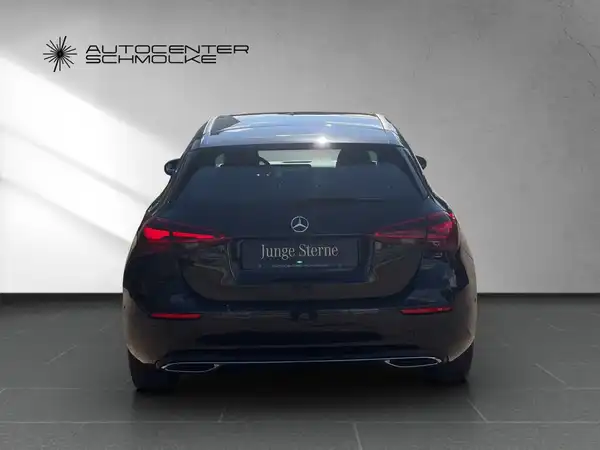 MERCEDES-BENZ A 180 (5/15)