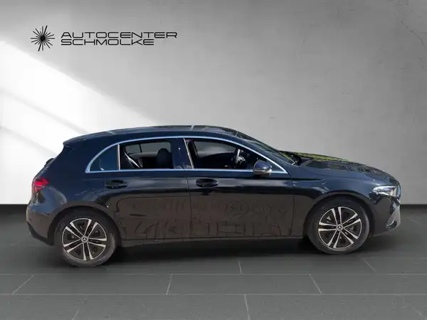MERCEDES-BENZ A 180 (7/15)