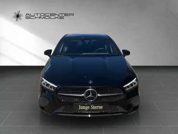 MERCEDES-BENZ A 180 (9/15)