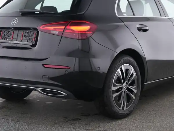 MERCEDES-BENZ A 180 (5/13)