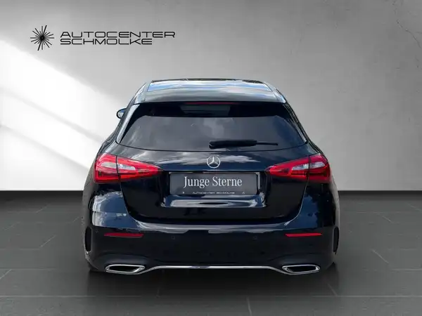 MERCEDES-BENZ A 180 (5/15)