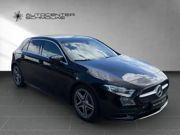 MERCEDES-BENZ A 180 (8/15)