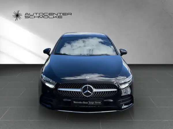 MERCEDES-BENZ A 180 (9/15)