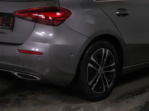 MERCEDES-BENZ A 180 (5/14)
