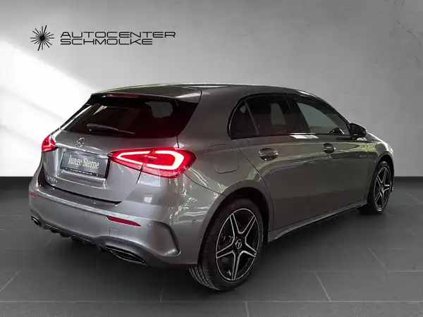 MERCEDES-BENZ A 250 (6/15)