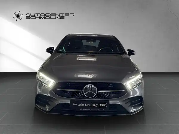 MERCEDES-BENZ A 250 (9/15)