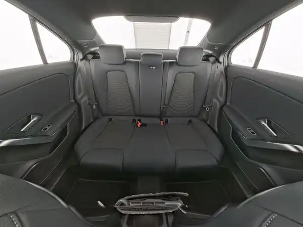 MERCEDES-BENZ A 180 (9/13)
