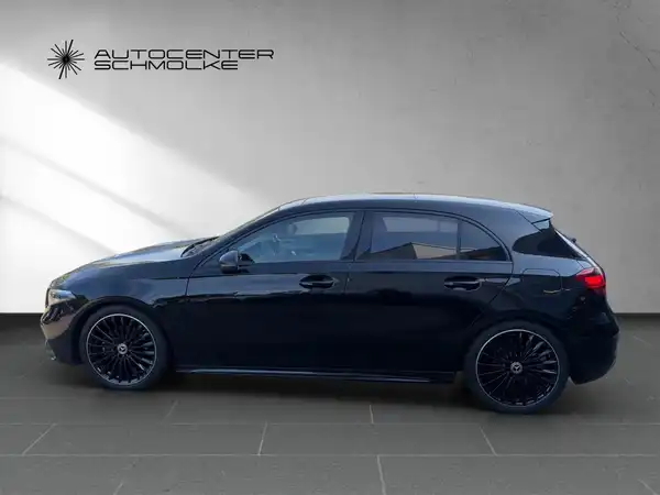 MERCEDES-BENZ A 180 (3/15)