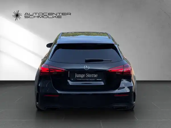 MERCEDES-BENZ A 180 (5/15)