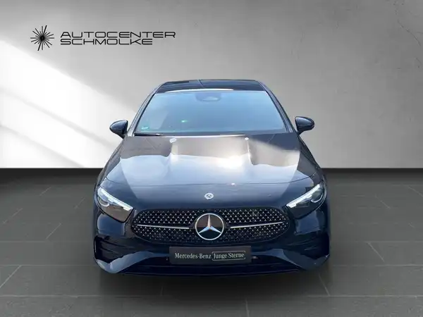 MERCEDES-BENZ A 180 (9/15)